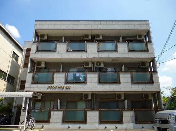 グランシャリオ ヒロの物件外観写真